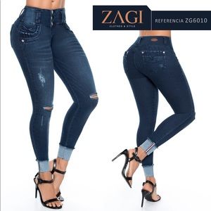 Ripped jeans, dark wash